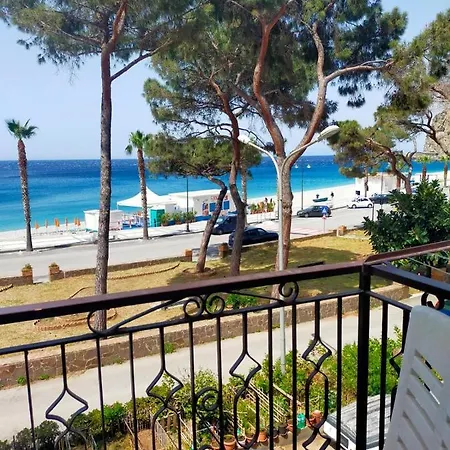 Scilla Holiday Home *